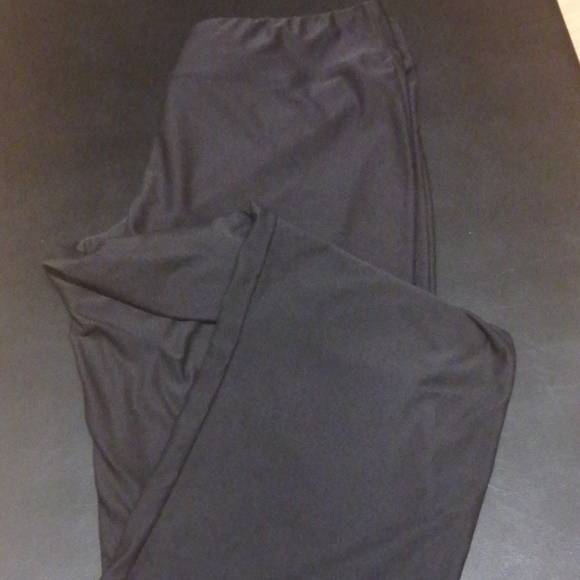 Nike's Pants - Picture 3 of 4